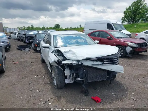 1VWAT7A36HC082451 2017 VOLKSWAGEN PASSAT - Image 1
