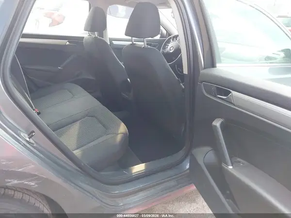 1VWAT7A36HC085236 2017 VOLKSWAGEN PASSAT - Image 8