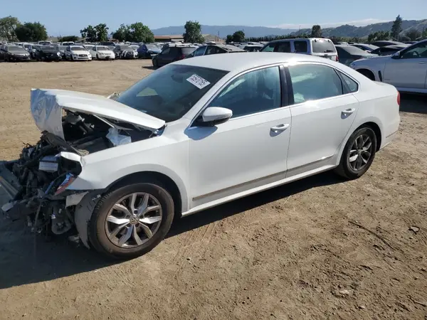 1VWAT7A37GC002704 2016 VOLKSWAGEN PASSAT - Image 1
