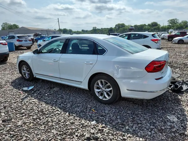 1VWAT7A37GC015856 2016 VOLKSWAGEN PASSAT - Image 2