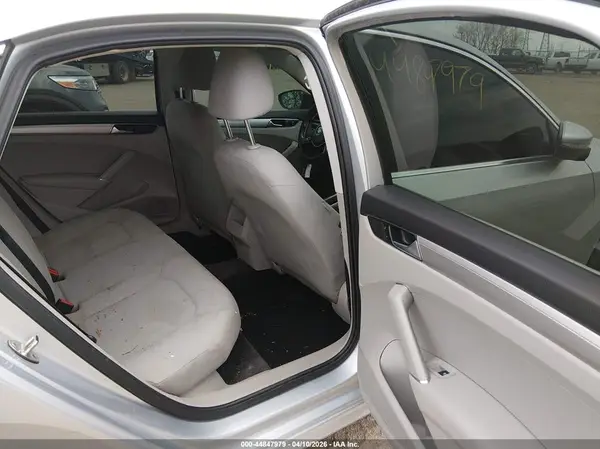 1VWAT7A37GC019986 2016 VOLKSWAGEN PASSAT - Image 8