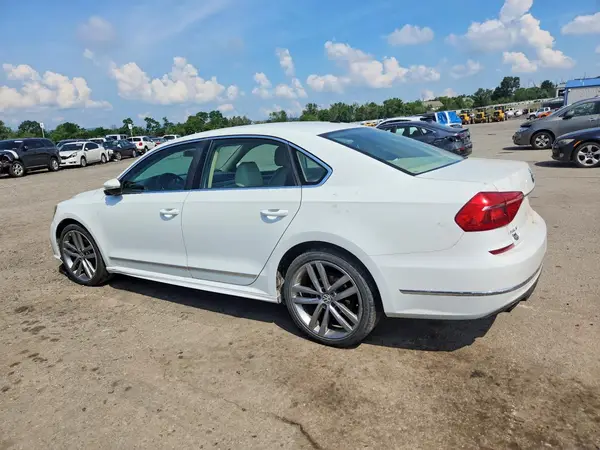 1VWAT7A37GC037596 2016 VOLKSWAGEN PASSAT - Image 2