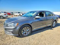 1VWAT7A37GC042135 2016 VOLKSWAGEN PASSAT