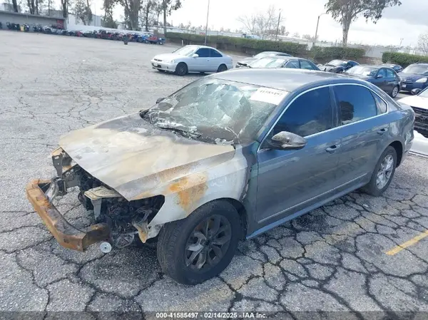 1VWAT7A37GC049425 2016 VOLKSWAGEN PASSAT - Image 2