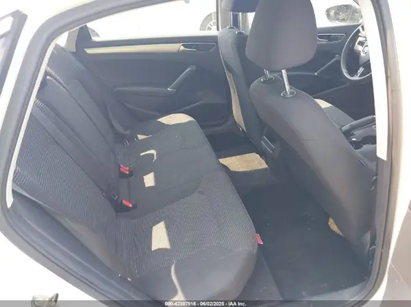 1VWAT7A37GC052759 2016 VOLKSWAGEN PASSAT - Image 8
