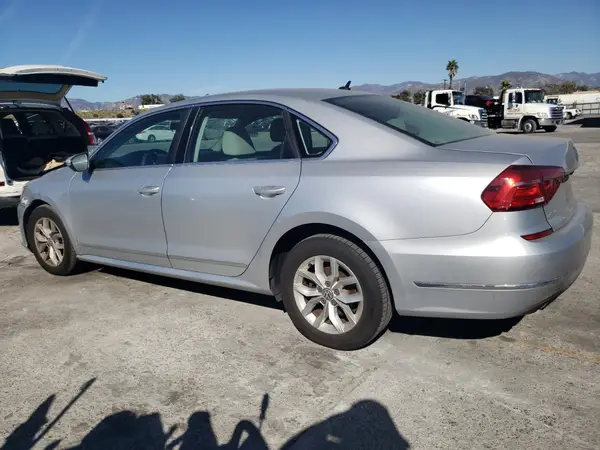1VWAT7A37GC052762 2016 VOLKSWAGEN PASSAT - Image 2