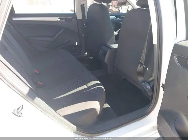 1VWAT7A37GC060960 2016 VOLKSWAGEN PASSAT - Image 8