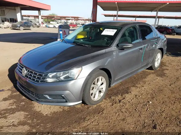 1VWAT7A37HC003210 2017 VOLKSWAGEN PASSAT - Image 2