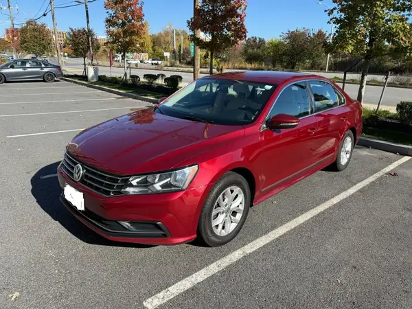 1VWAT7A37HC003790 2017 VOLKSWAGEN PASSAT - Image 2