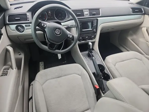 1VWAT7A37HC006804 2017 VOLKSWAGEN PASSAT - Image 8