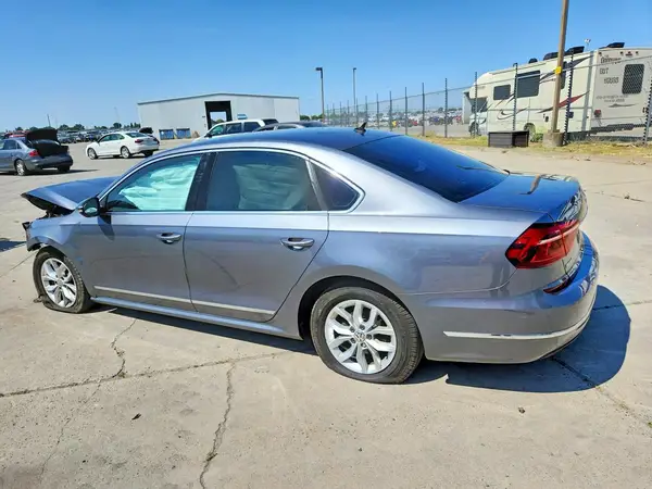 1VWAT7A37HC008973 2017 VOLKSWAGEN PASSAT - Image 2