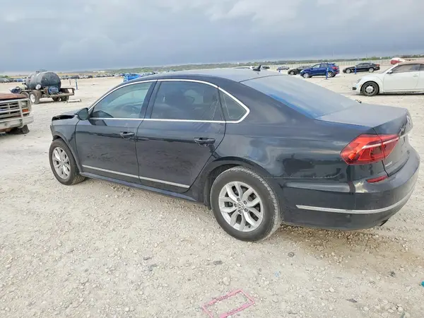 1VWAT7A37HC012005 2017 VOLKSWAGEN PASSAT - Image 2