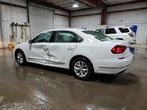 1VWAT7A37HC014742 2017 VOLKSWAGEN PASSAT - Image 2