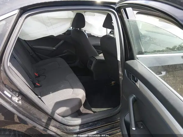 1VWAT7A37HC024445 2017 VOLKSWAGEN PASSAT - Image 8