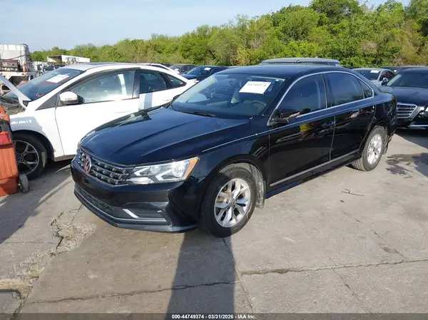 1VWAT7A37HC034442 2017 VOLKSWAGEN PASSAT - Image 2