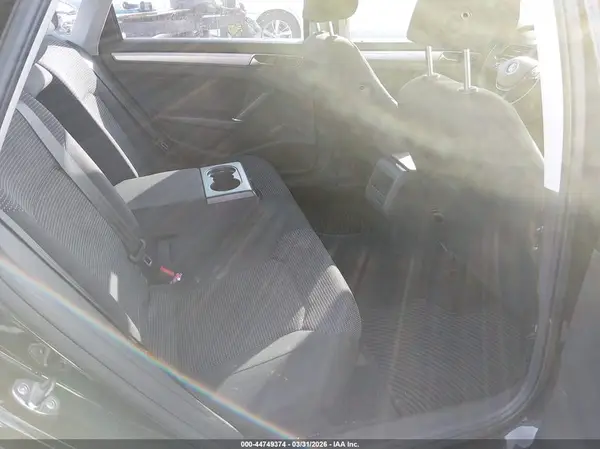 1VWAT7A37HC034442 2017 VOLKSWAGEN PASSAT - Image 8