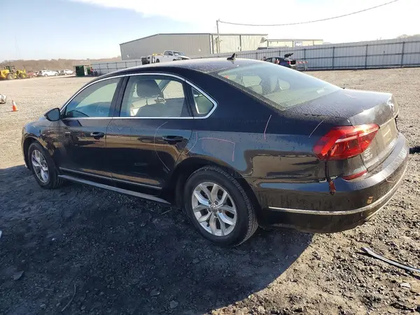 1VWAT7A37HC050768 2017 VOLKSWAGEN PASSAT - Image 2