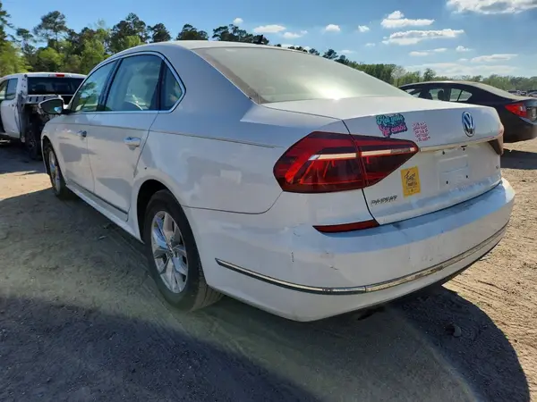 1VWAT7A37HC051936 2017 VOLKSWAGEN PASSAT - Image 2