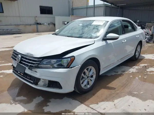1VWAT7A37HC052665 2017 VOLKSWAGEN PASSAT - Image 2