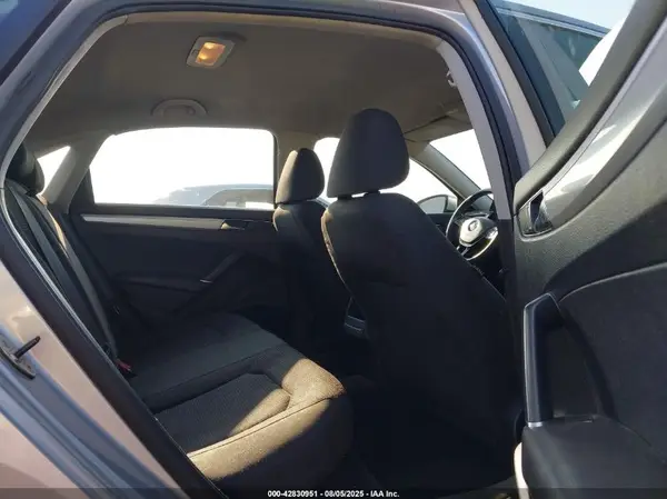 1VWAT7A37HC057753 2017 VOLKSWAGEN PASSAT - Image 8