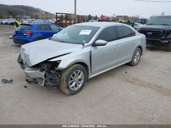 1VWAT7A37HC058157 2017 VOLKSWAGEN PASSAT - Image 2