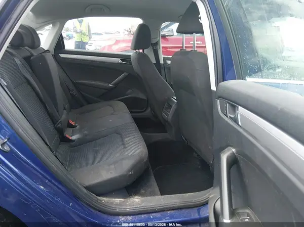 1VWAT7A37HC066016 2017 VOLKSWAGEN PASSAT - Image 8