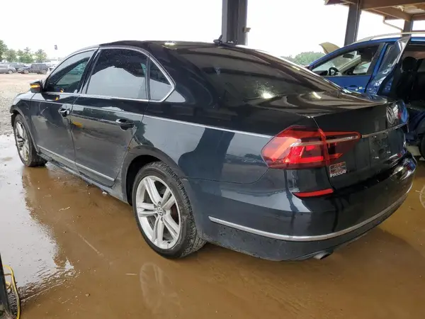 1VWAT7A37HC072558 2017 VOLKSWAGEN PASSAT - Image 2
