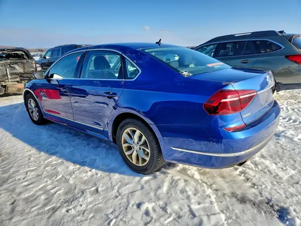 1VWAT7A37HC077176 2017 VOLKSWAGEN PASSAT - Image 2
