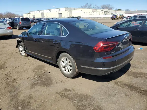1VWAT7A37HC083222 2017 VOLKSWAGEN PASSAT - Image 2