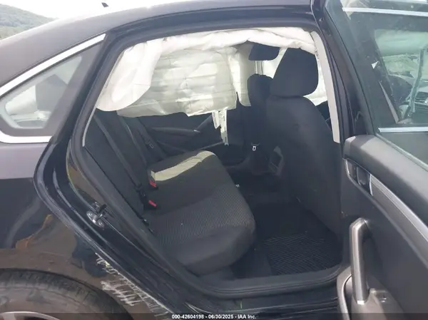1VWAT7A37HC083320 2017 VOLKSWAGEN PASSAT - Image 8