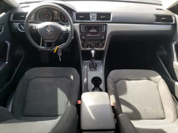 1VWAT7A37HC083723 2017 VOLKSWAGEN PASSAT - Image 8