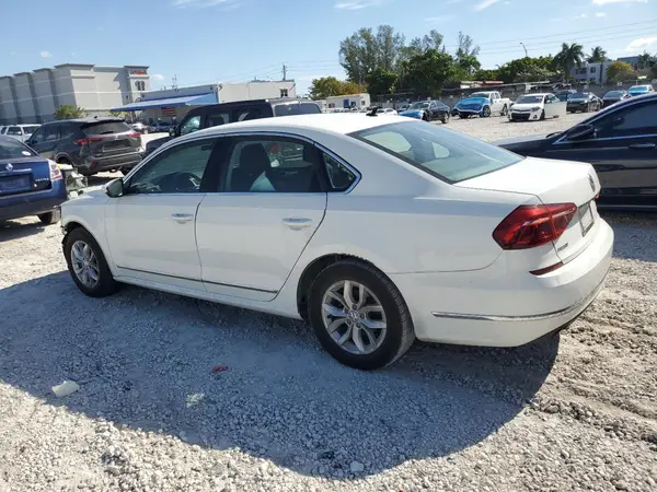 1VWAT7A37HC085584 2017 VOLKSWAGEN PASSAT - Image 2