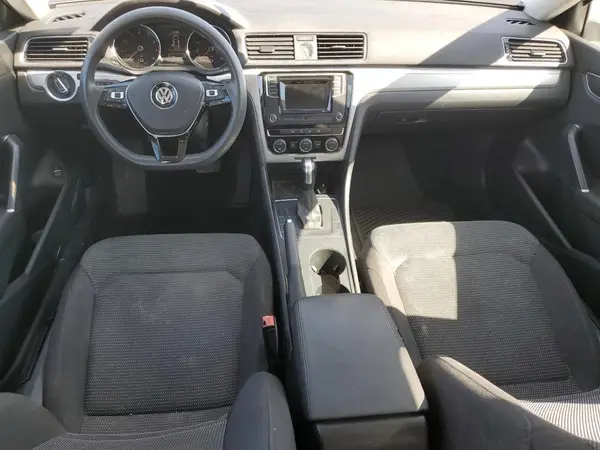 1VWAT7A37HC085584 2017 VOLKSWAGEN PASSAT - Image 8