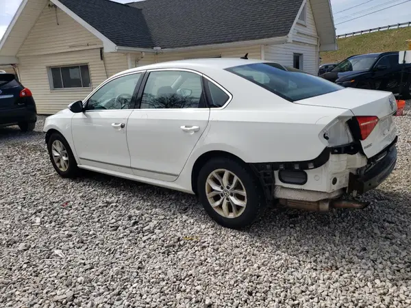 1VWAT7A38GC014571 2016 VOLKSWAGEN PASSAT - Image 2