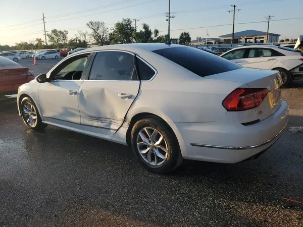 1VWAT7A38GC025005 2016 VOLKSWAGEN PASSAT - Image 2