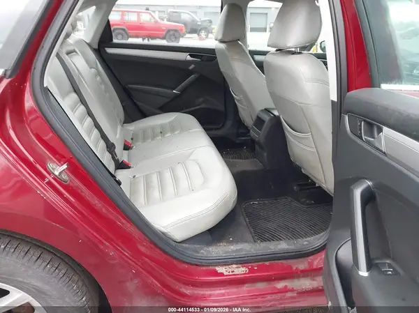 1VWAT7A38GC027711 2016 VOLKSWAGEN PASSAT - Image 8