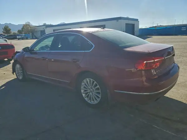 1VWAT7A38GC050681 2016 VOLKSWAGEN PASSAT - Image 2