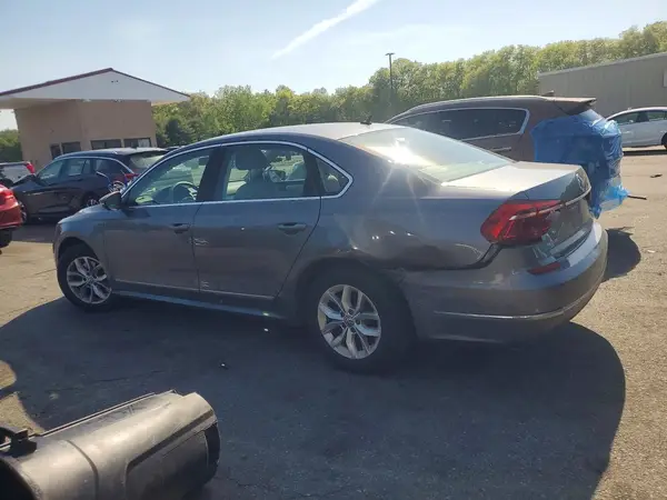 1VWAT7A38HC000574 2017 VOLKSWAGEN PASSAT - Image 2