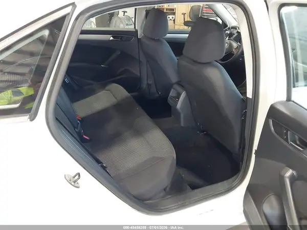 1VWAT7A38HC001112 2017 VOLKSWAGEN PASSAT - Image 8