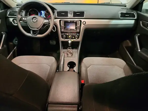 1VWAT7A38HC003264 2017 VOLKSWAGEN PASSAT - Image 8