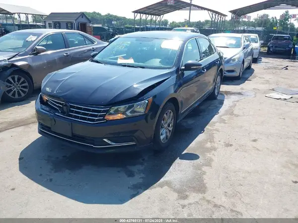 1VWAT7A38HC016032 2017 VOLKSWAGEN PASSAT - Image 2