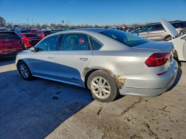 1VWAT7A38HC031825 2017 VOLKSWAGEN PASSAT - Image 2