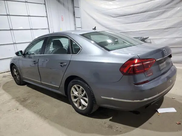 1VWAT7A38HC036166 2017 VOLKSWAGEN PASSAT - Image 2