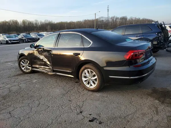 1VWAT7A38HC040010 2017 VOLKSWAGEN PASSAT - Image 2
