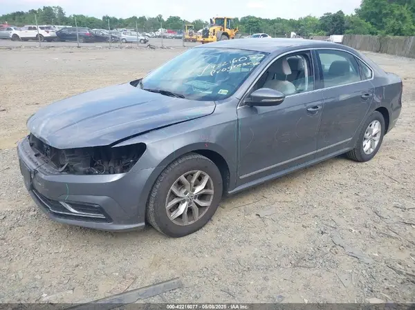 1VWAT7A38HC043814 2017 VOLKSWAGEN PASSAT - Image 2