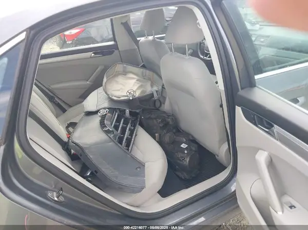1VWAT7A38HC043814 2017 VOLKSWAGEN PASSAT - Image 8