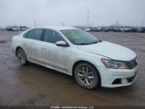 1VWAT7A38HC044879 2017 VOLKSWAGEN PASSAT - Image 1
