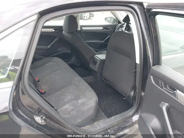 1VWAT7A38HC046910 2017 VOLKSWAGEN PASSAT - Image 8