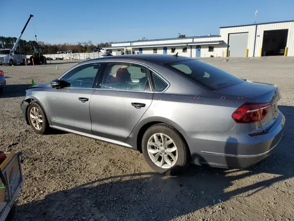 1VWAT7A38HC047118 2017 VOLKSWAGEN PASSAT - Image 2