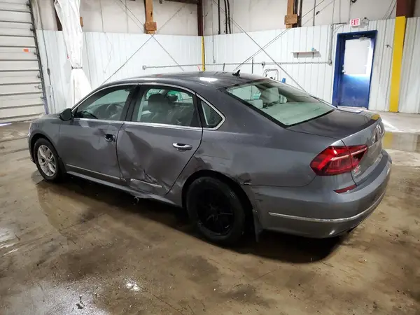 1VWAT7A38HC050861 2017 VOLKSWAGEN PASSAT - Image 2